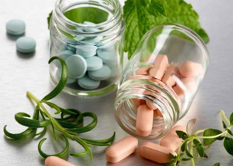 قرص گیاهی حالت تهوع با بهره‌گیری از عصاره‌های طبیعی گیاهان دارویی